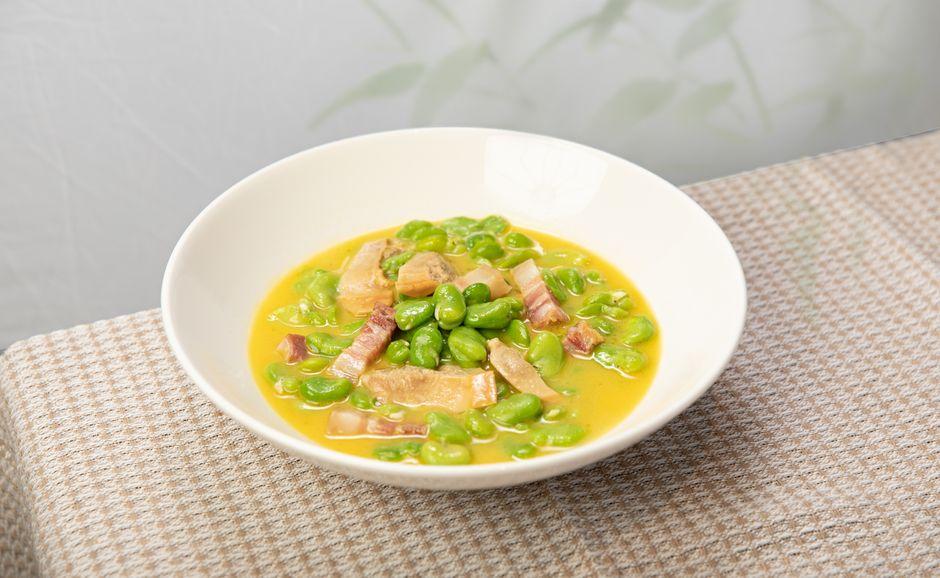 20-Min Dutch Pea Soup with Crispy Pork