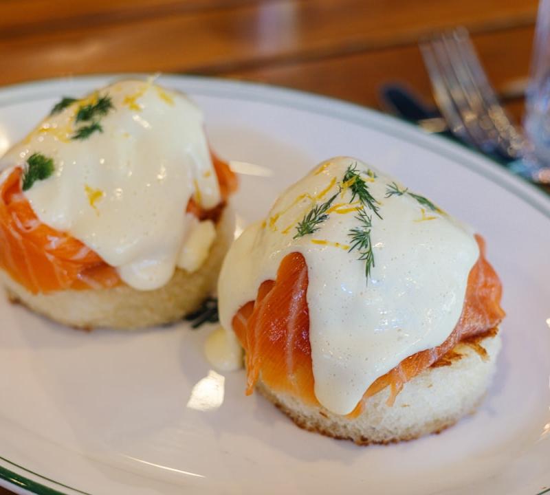 10-Minute Eggs Benedict with Smoked Salmon