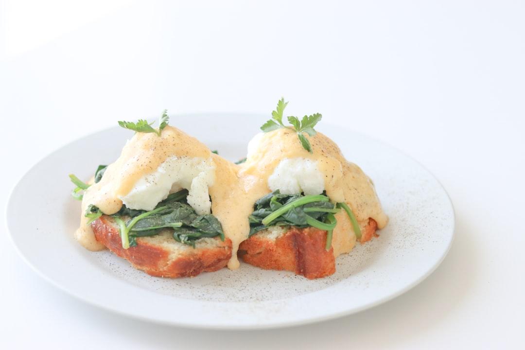Eggs Florentine with Hollandaise