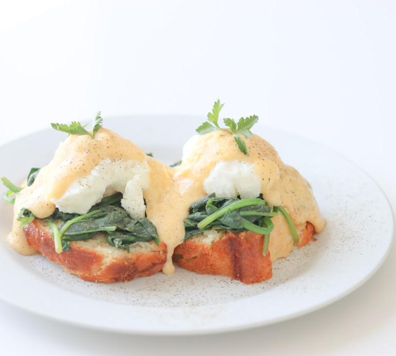 Eggs Florentine with Hollandaise