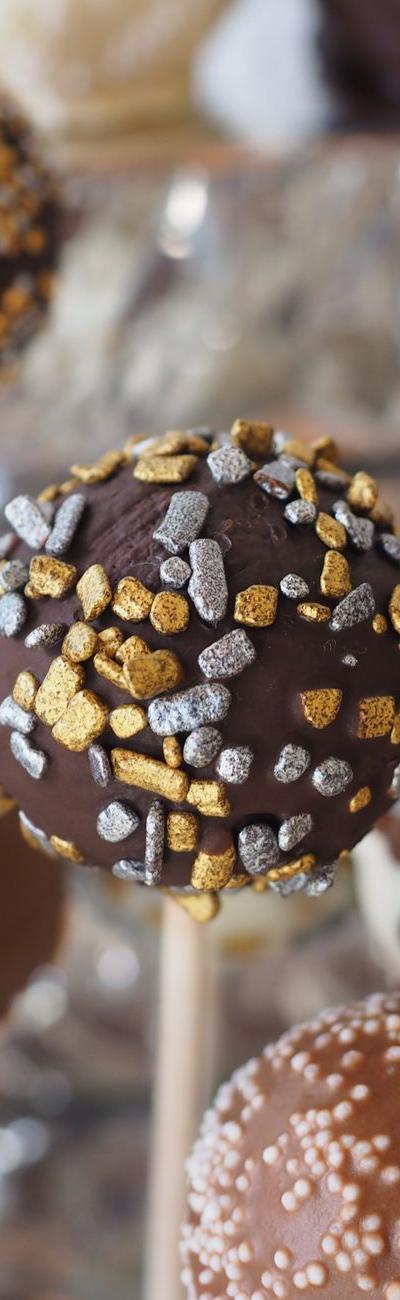 10-Minute Chocolate Cake Pops