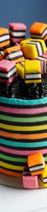 5-Minute Rainbow Cake (No Bake)