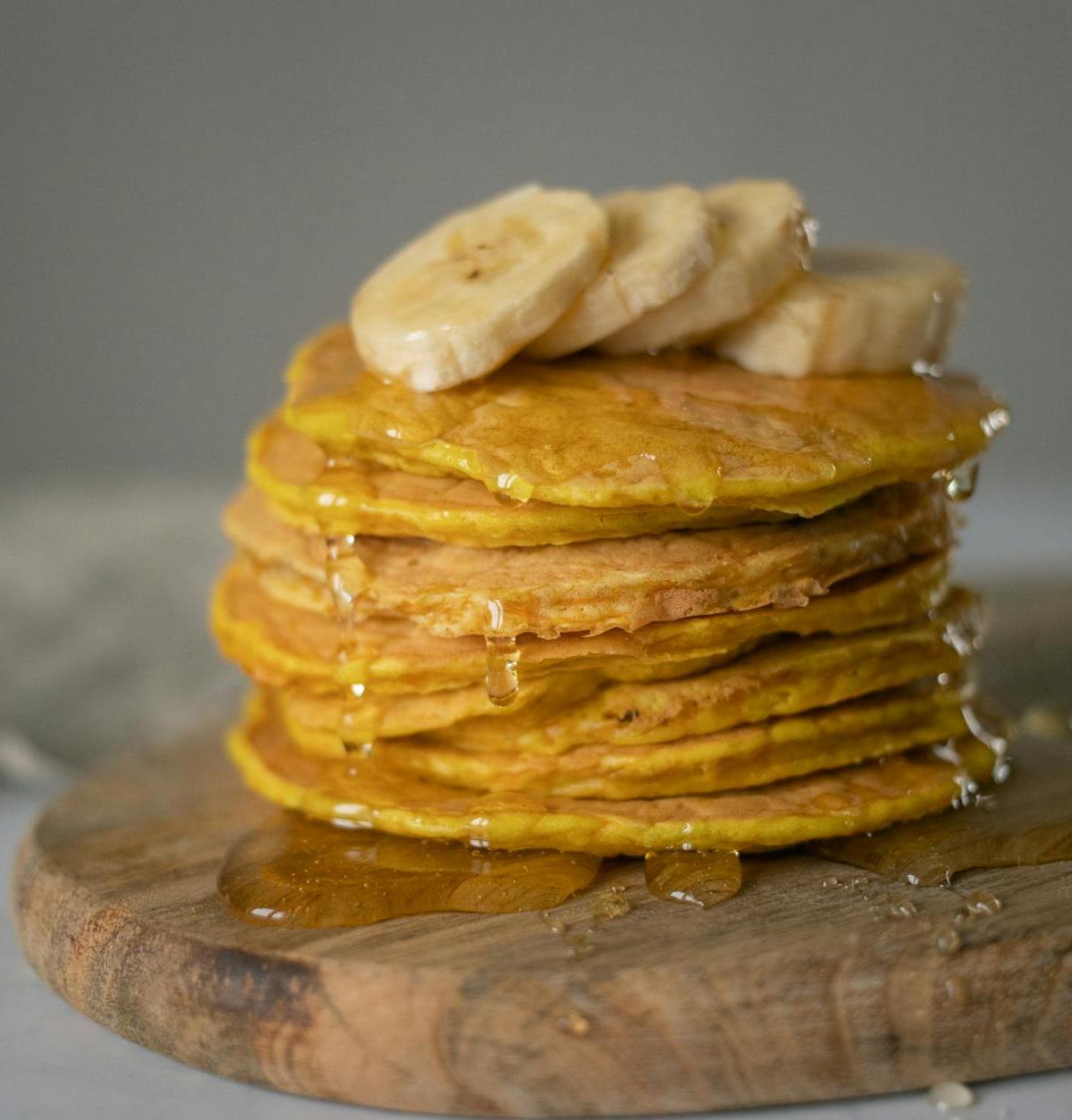 Fluffy Banana Oat Protein Pancakes