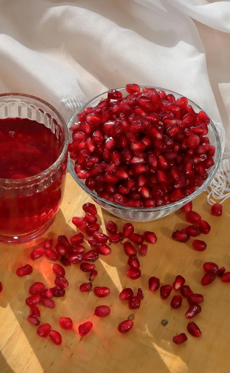Fresh Pomegranate Juice with Seeds