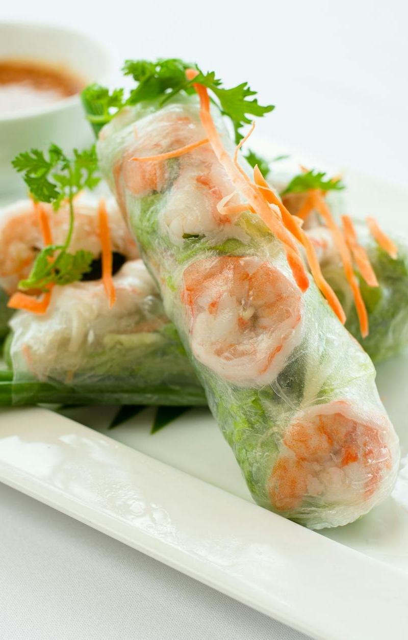 Fresh Shrimp Rolls with Peanut Dipping Sauce
