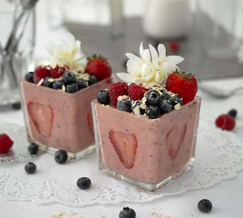 Frozen Yogurt Cups with Granola & Berries