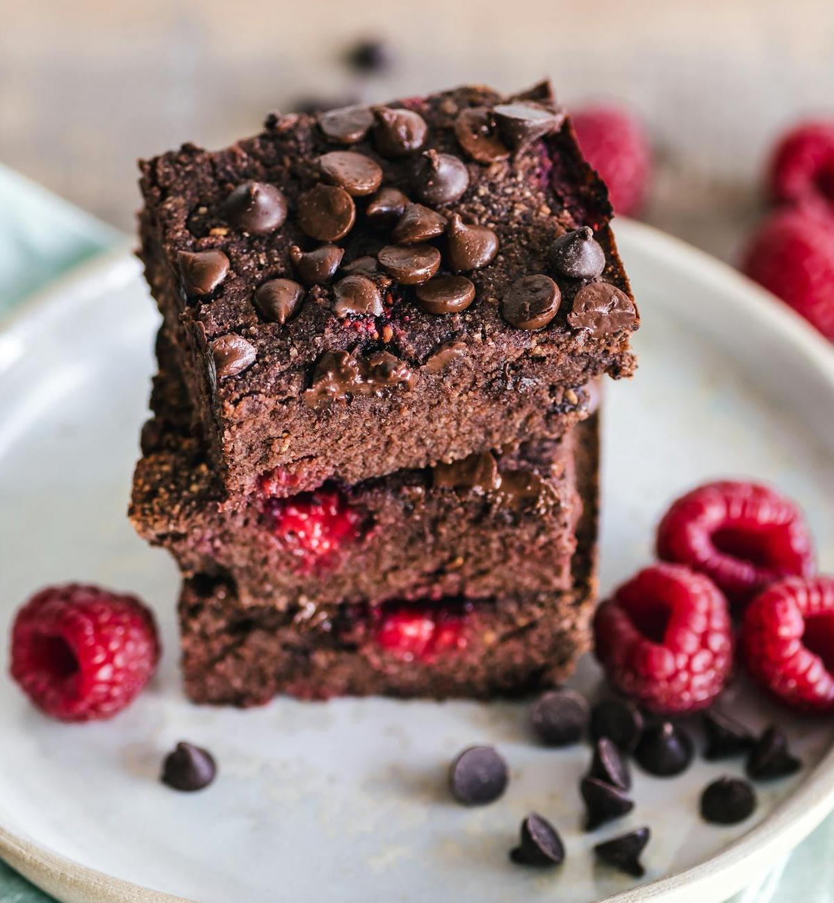5-Min Fudgy Brownie Bites with Raspberries