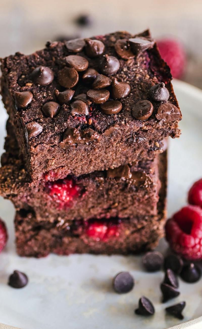 5-Min Fudgy Brownie Bites with Raspberries