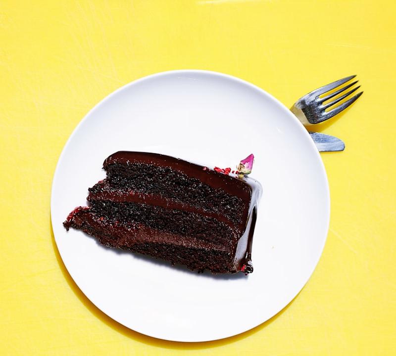10-Minute Fudgy Chocolate Cake Bites