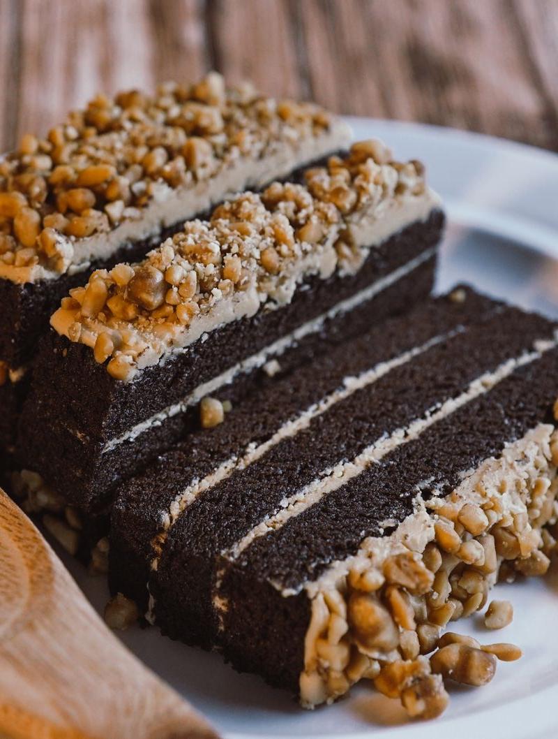 10-Min Fudgy Chocolate Cake for Two