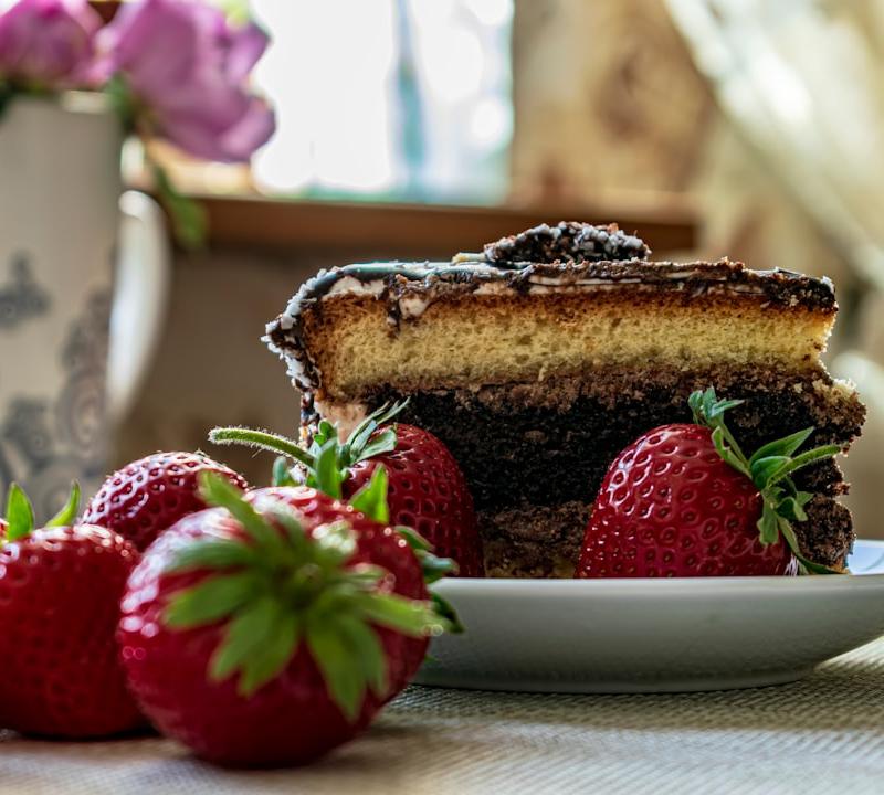 5-Minute Fudgy Chocolate Mousse Cake