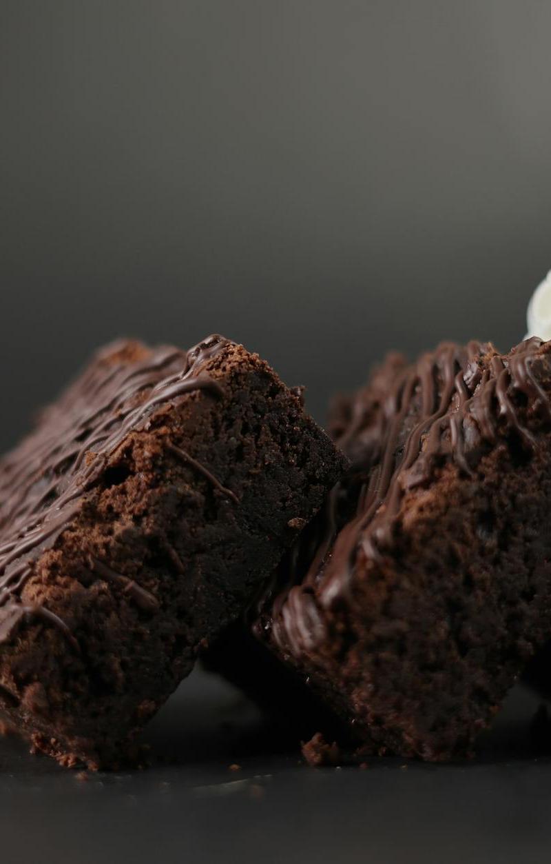 10-Minute Fudgy Brownies (No-Bake)