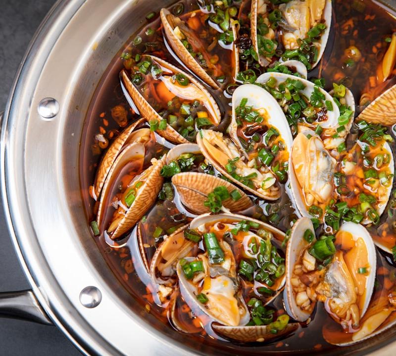 Fujian Steamed Clams with Ginger