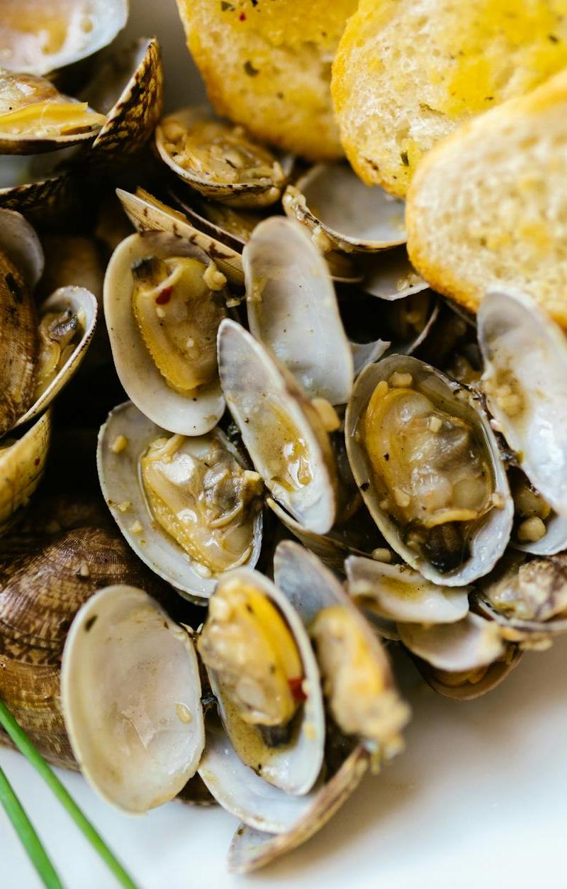 Fujian Steamed Clams with Ginger