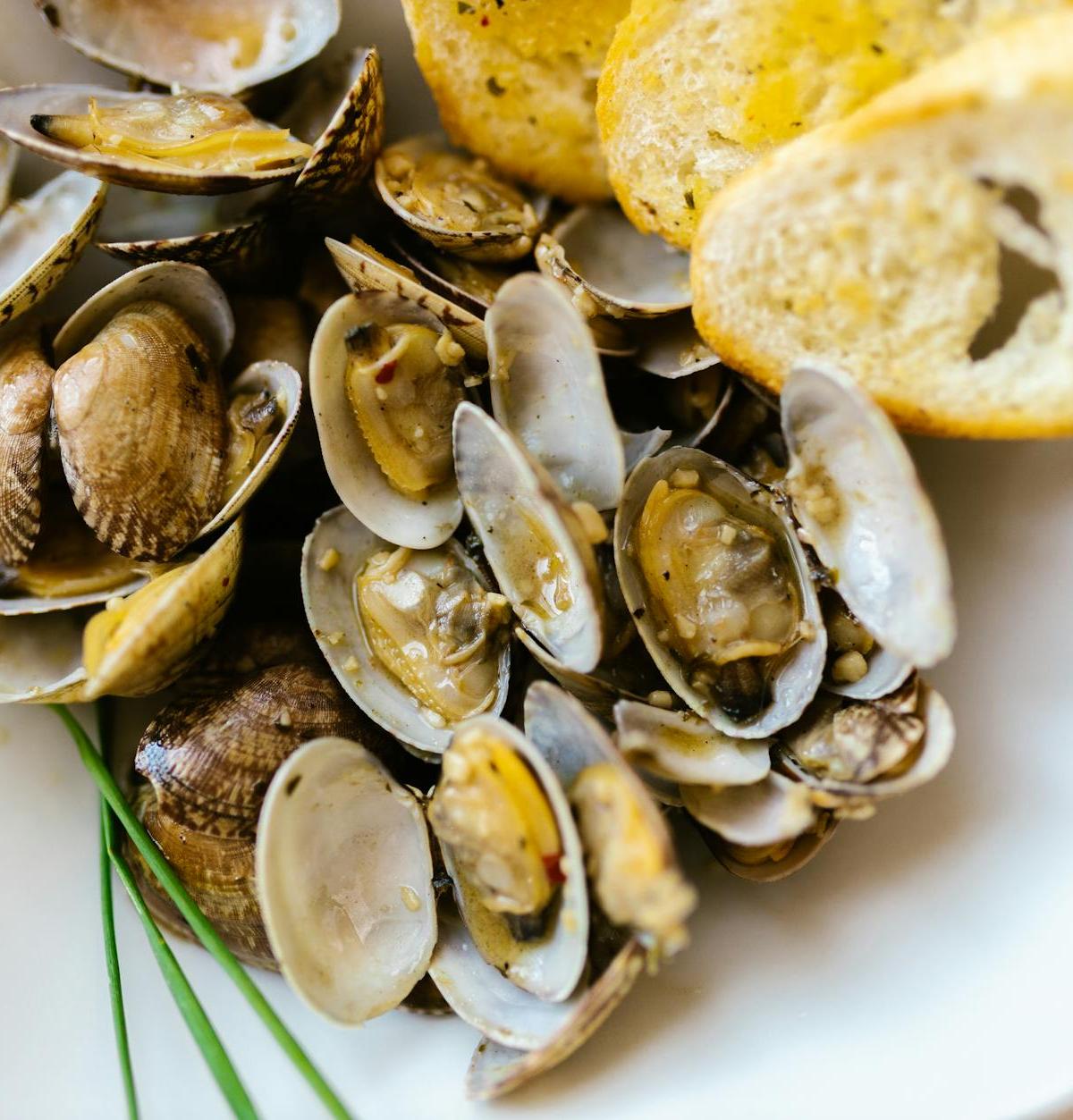 Fujian Steamed Clams with Ginger