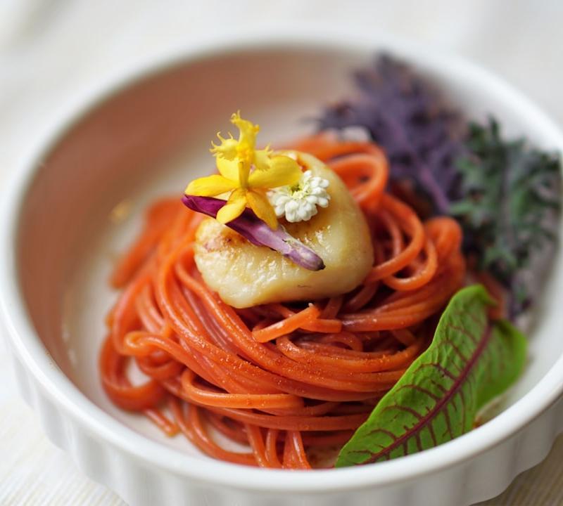 Garlic Butter Scallops with Chili Pasta