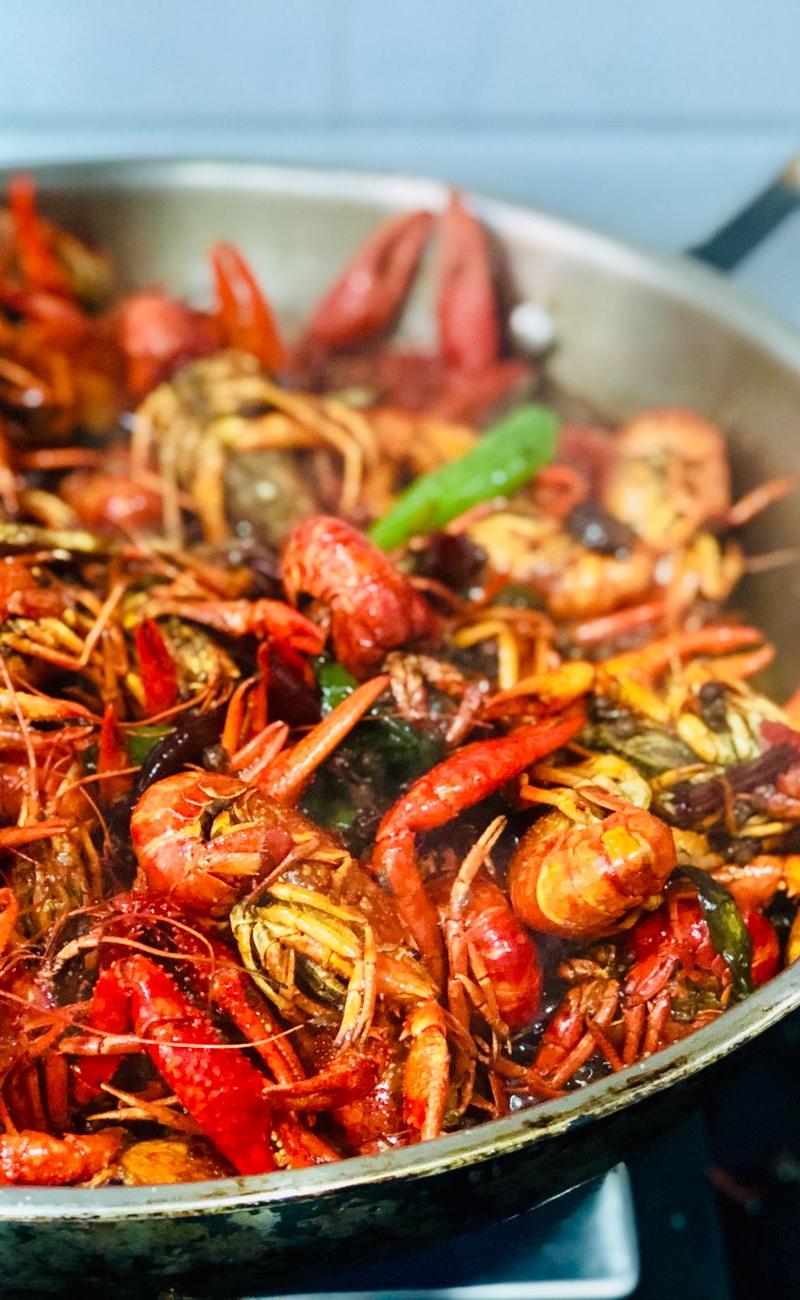 20-Min Garlic Butter Shrimp & Corn Boil