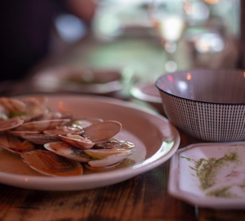 20-Min Garlic Clams with Cilantro