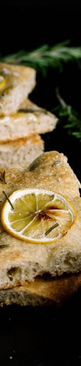 15-Min Garlic & Rosemary Focaccia
