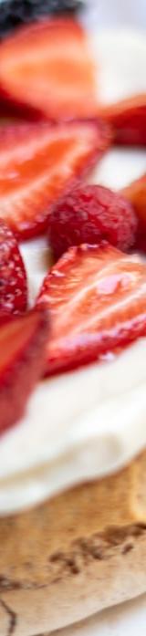 Genoise Cake with Berries