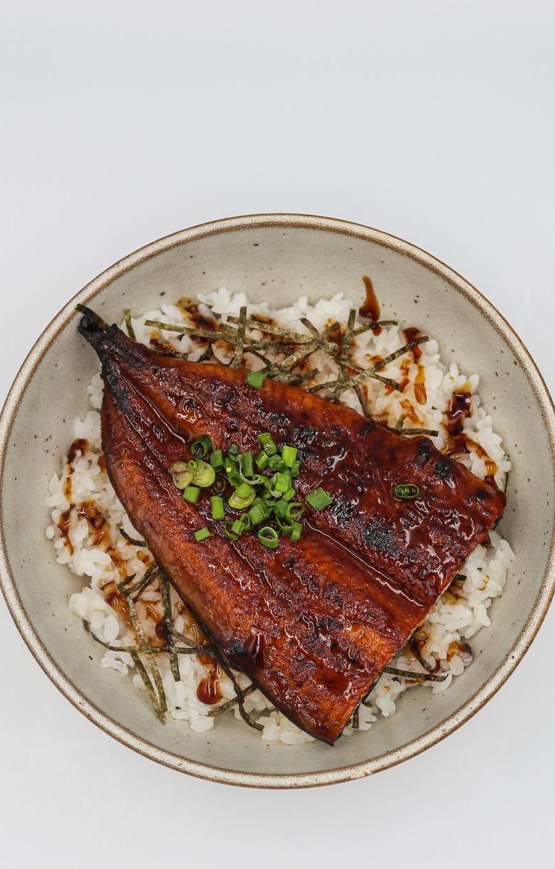 10-Minute Glazed Eel Rice Bowl