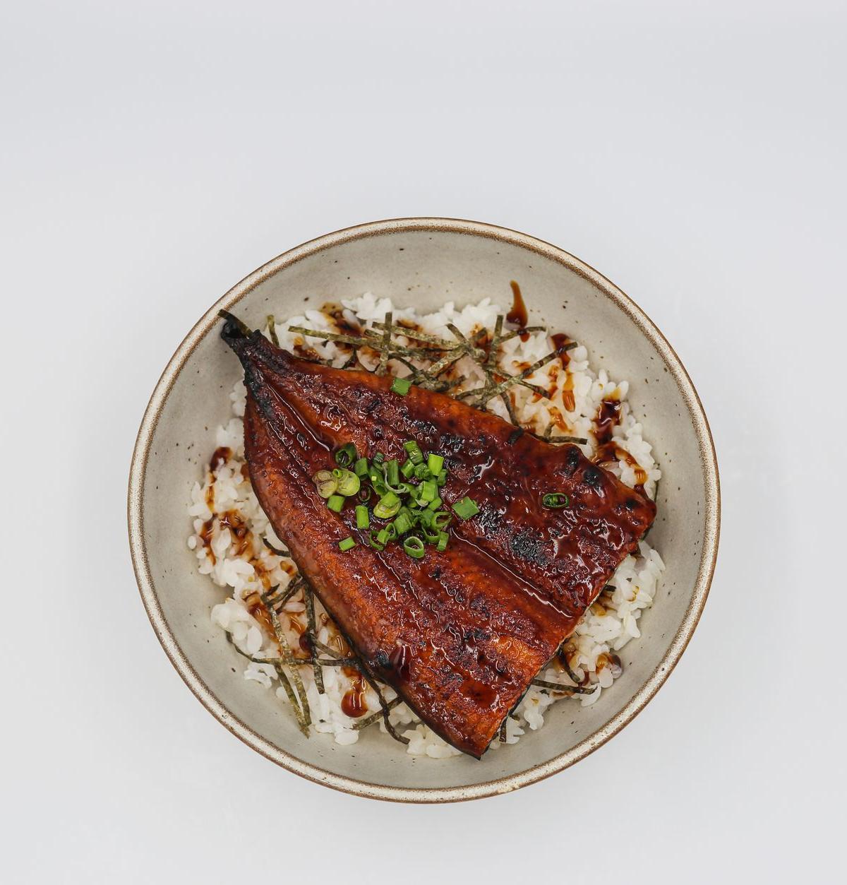 10-Minute Glazed Eel Rice Bowl