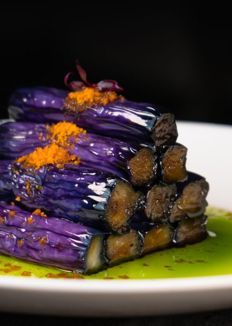 Glossy Garlic Braised Eggplant