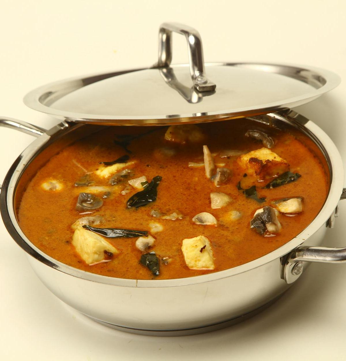 Golden Turmeric Paneer — Lyodur Tschaman