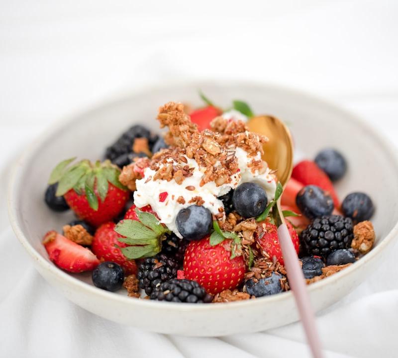 Greek Yogurt Parfait with Granola and Berries