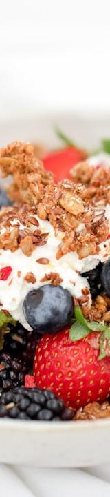 Greek Yogurt Parfait with Granola and Berries