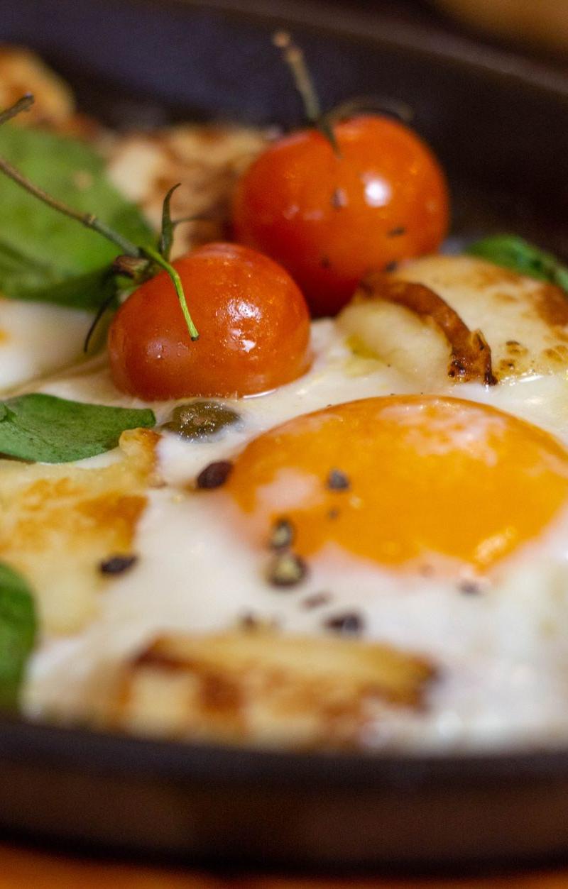 Halloumi, Tomato & Egg Breakfast Skillet