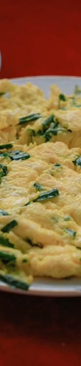 Herb Scrambled Eggs with Chives