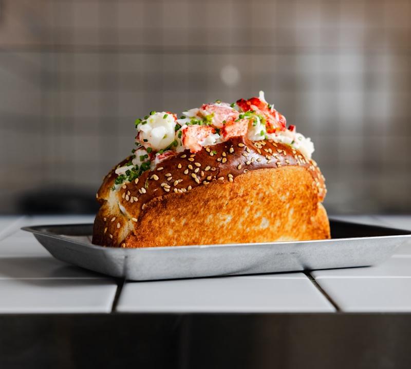 Hot Butter Lobster Roll