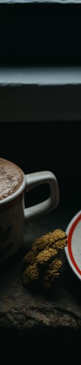 Hot Chocolate & Cinnamon Rolls