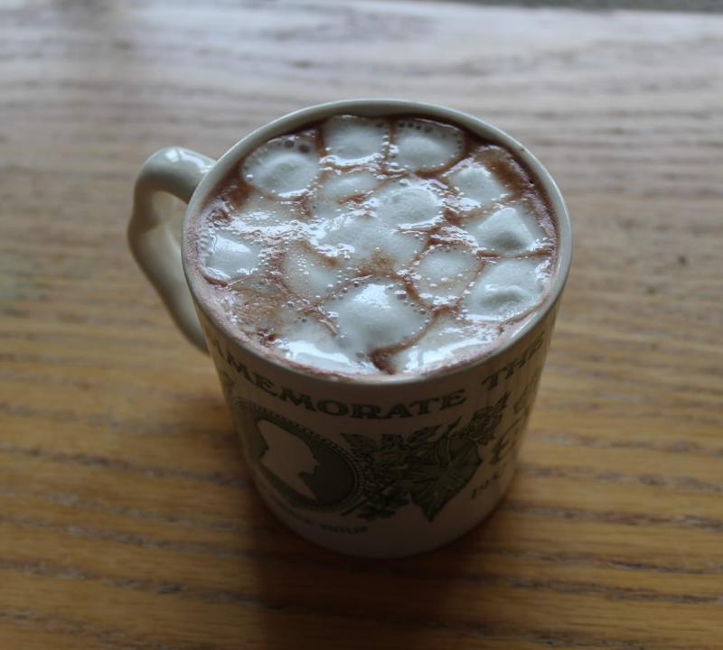 5-Min Hot Chocolate with Marshmallows