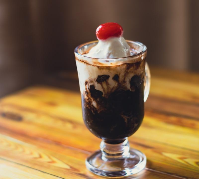 5-Minute Hot Fudge Sundae