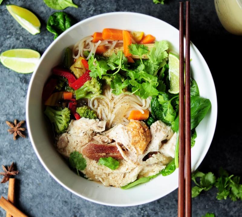 15-Min Hu Tieu Mi — Vietnamese Egg Noodle Soup