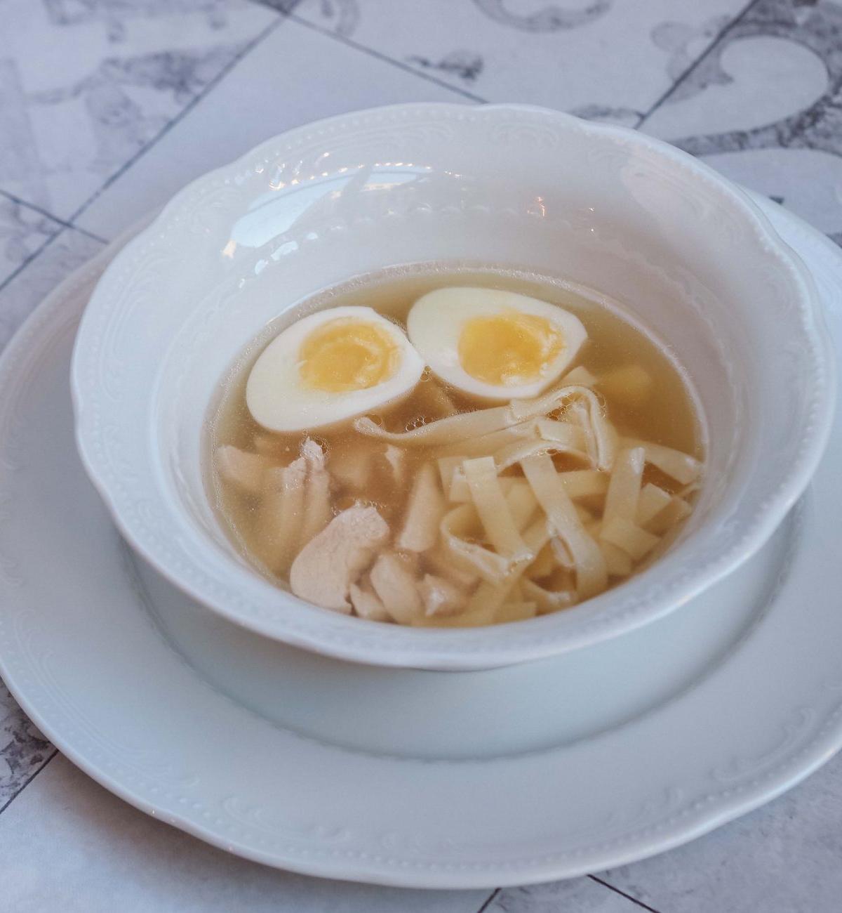 Hungarian Egg Noodle Soup (Lebbencsleves)