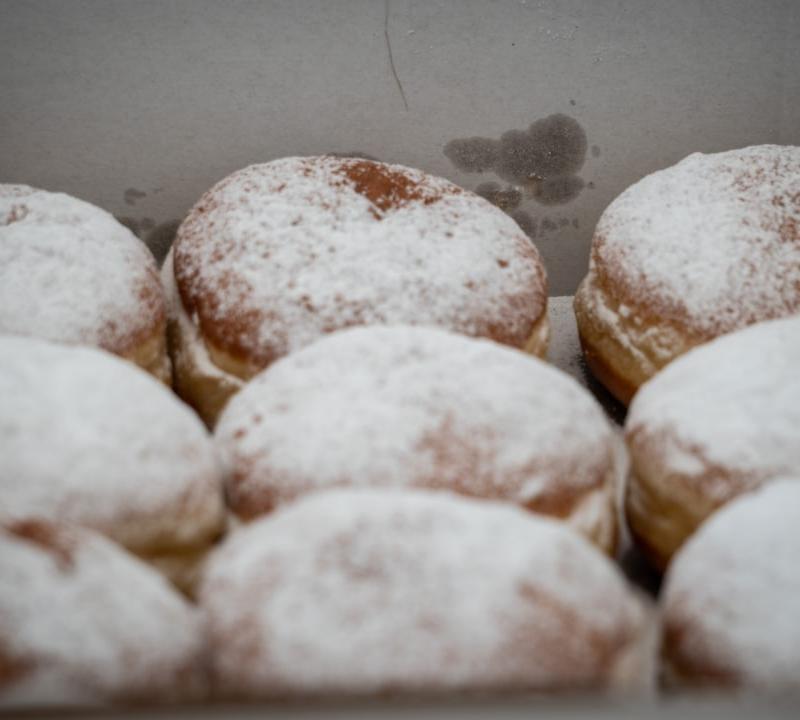 Jam-Filled Pączki
