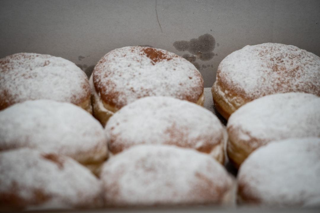 Jam-Filled Pączki