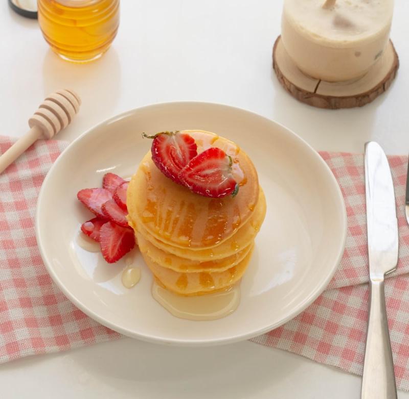 Jiggly Soufflé Pancakes with Honey & Berries