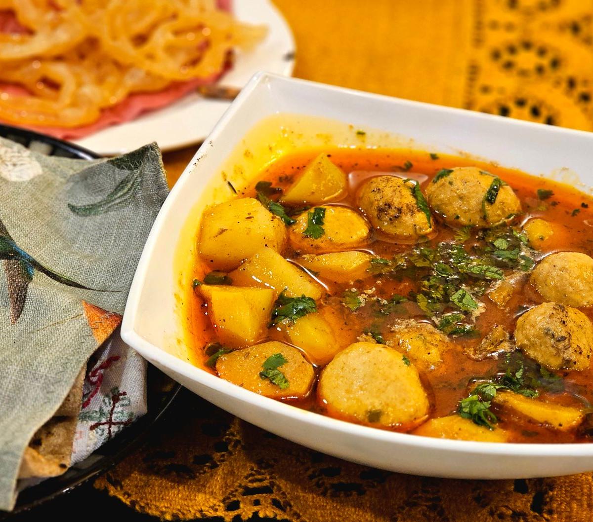 25-Min Kashmiri Dum Aloo with Roti & Jalebi