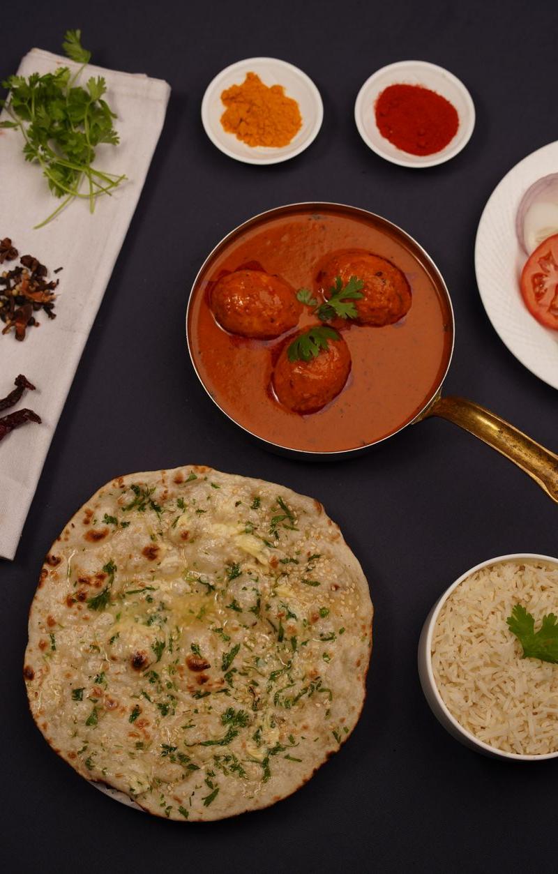 Lyodur Tschaman — Kashmiri Paneer with Rice & Naan