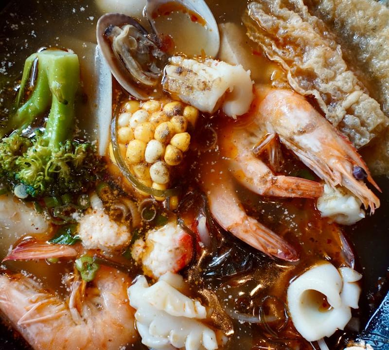Korean Seafood Stew (Ggul-Jjigae)