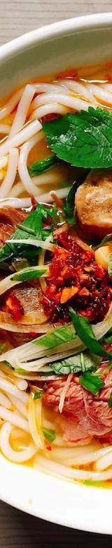 15-Min Laksa with Prawns & Rice Noodles