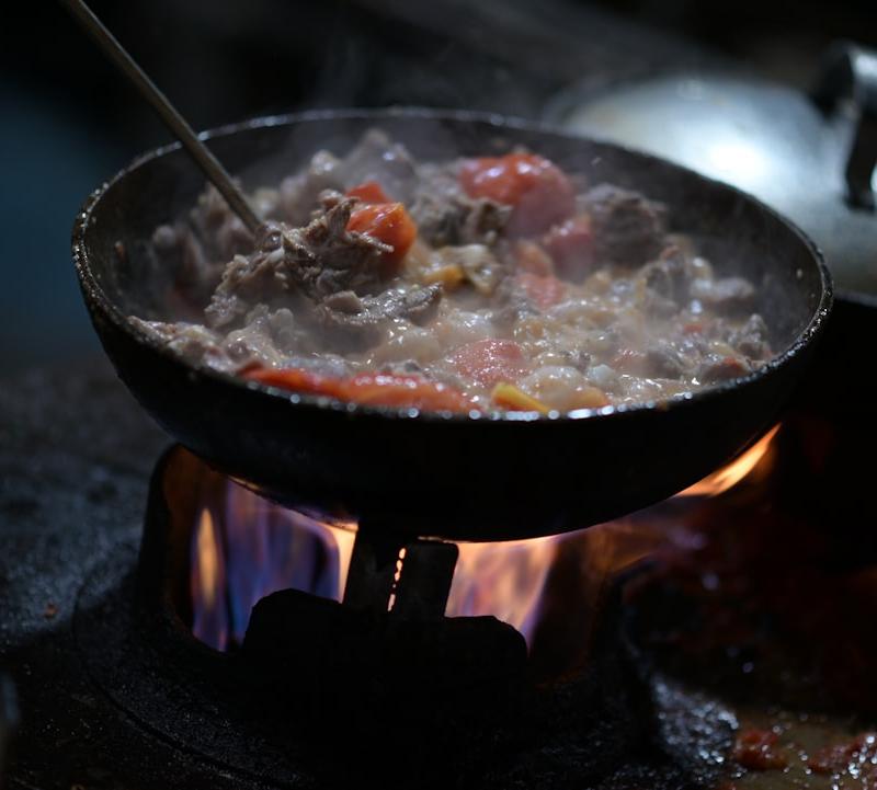 25-Min Lamb & Pepper Sheet-Pan Güveç