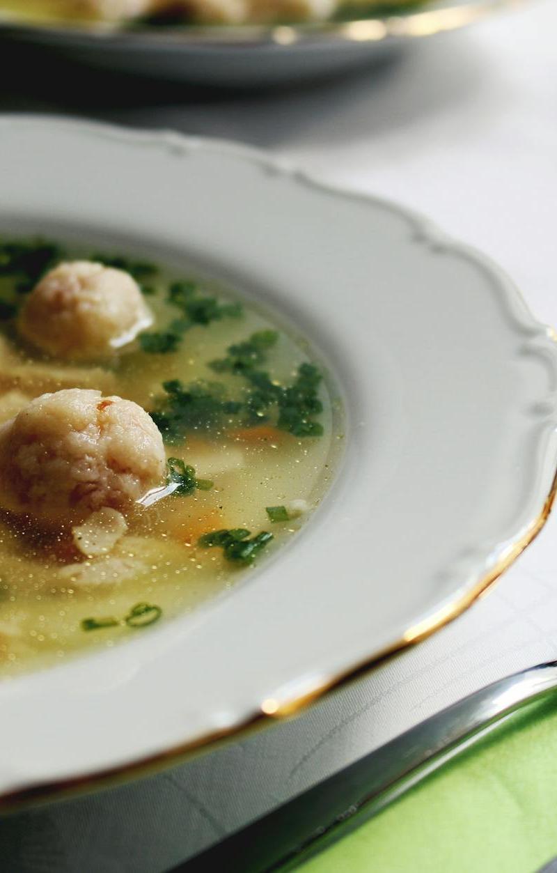 Leberknödelsuppe