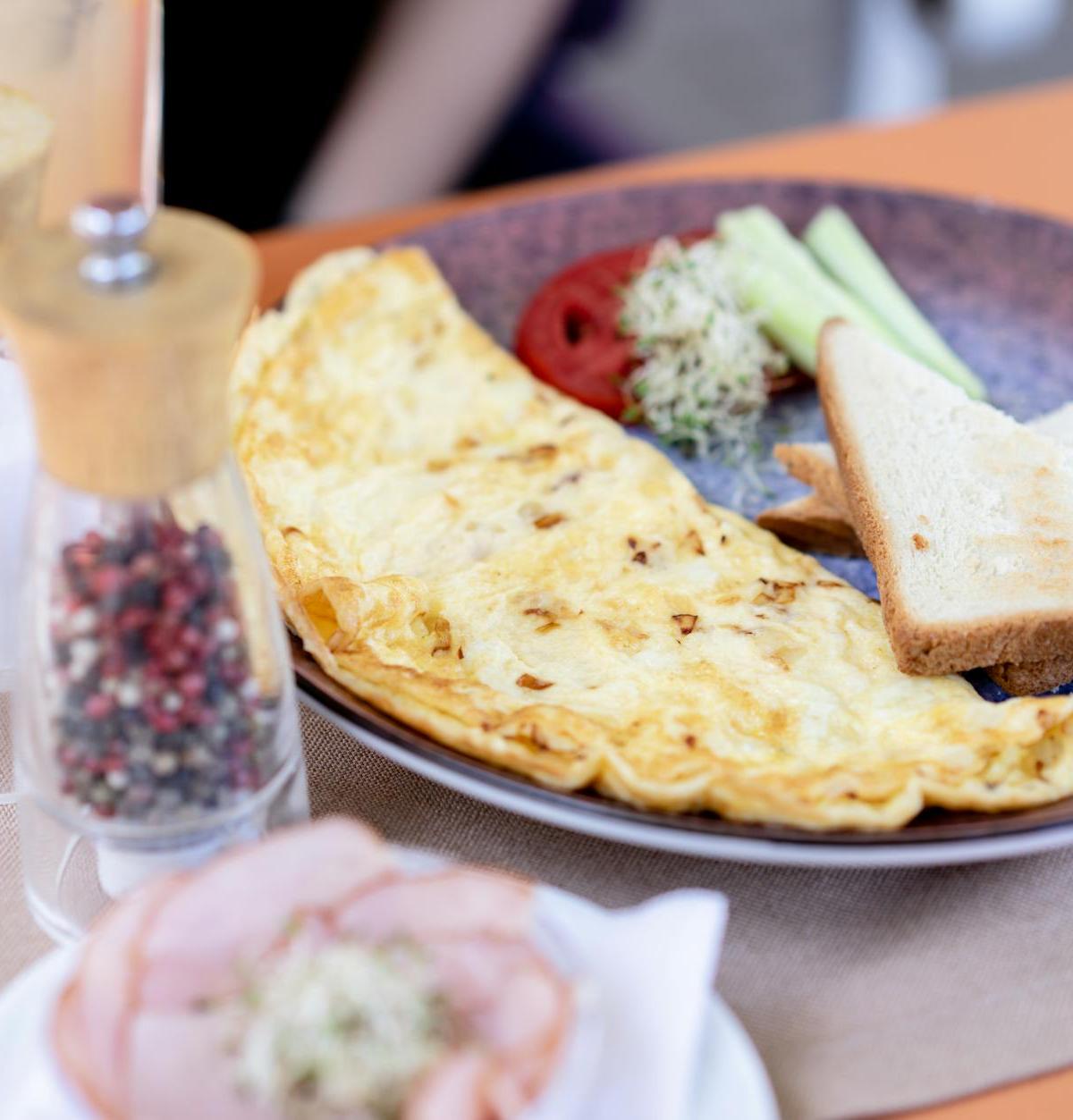 Loaded Egg White Omelette with Ham & Toast