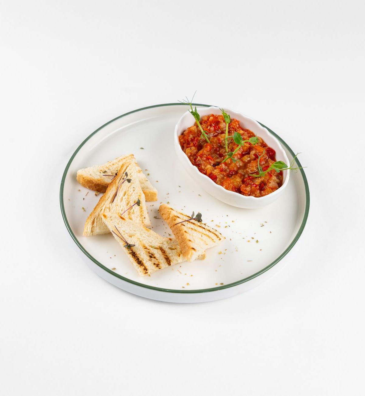 Loubieh Bzeit — Green Beans in Tomato Oil
