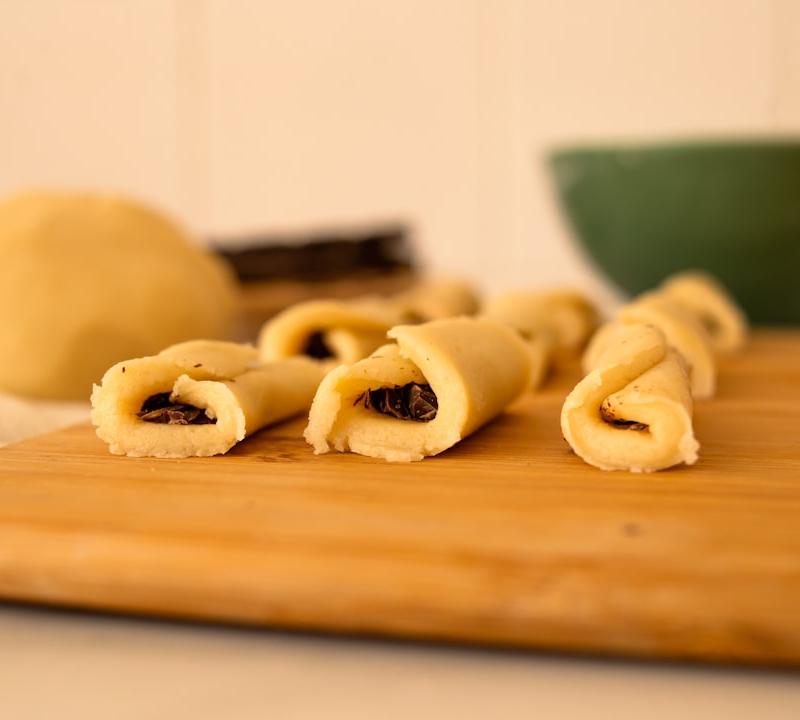 Maamoul (Lebanese Date Cookies)
